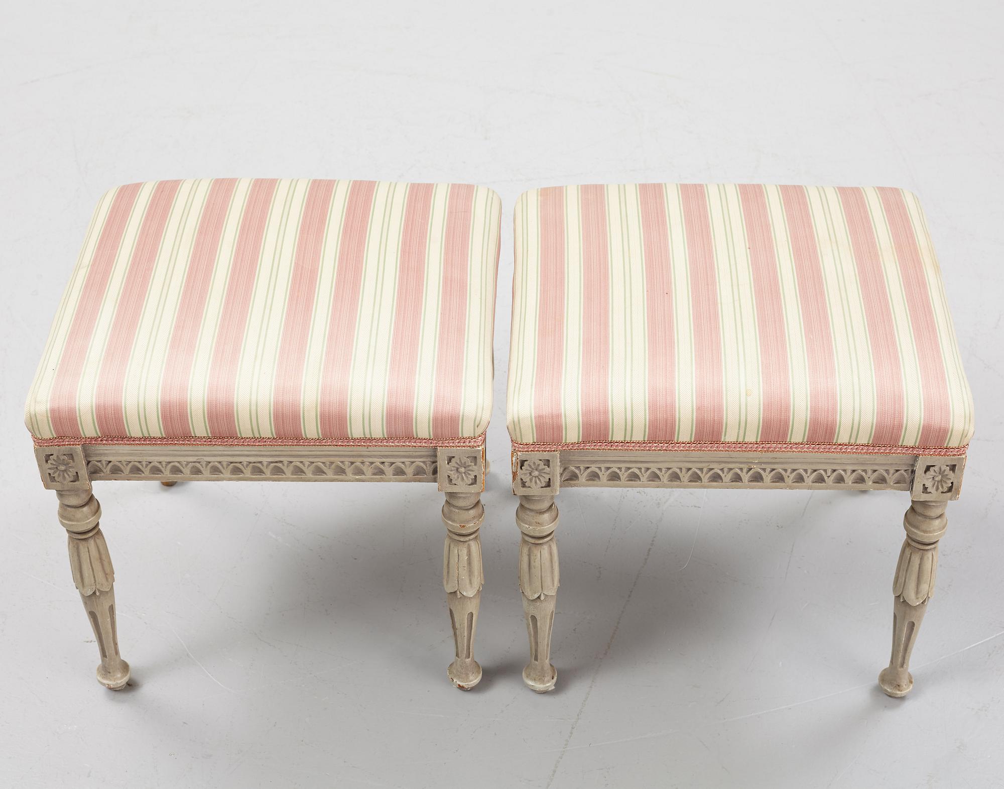Taburetter, ett par, gustaviansk stil, 1900-talets första hälft.