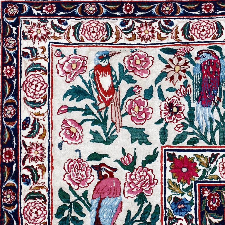 OLD ESFAHAN, sk Seirafian, silk and wool. 316x215 cm.