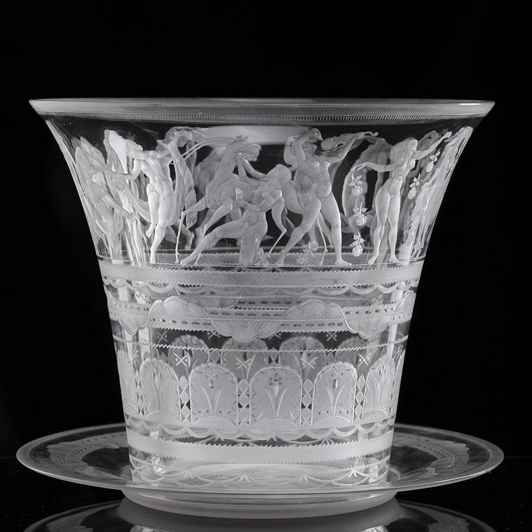 Simon Gate, an engraved glass bowl with plate, Orrefors, Sweden 1923, model 122.