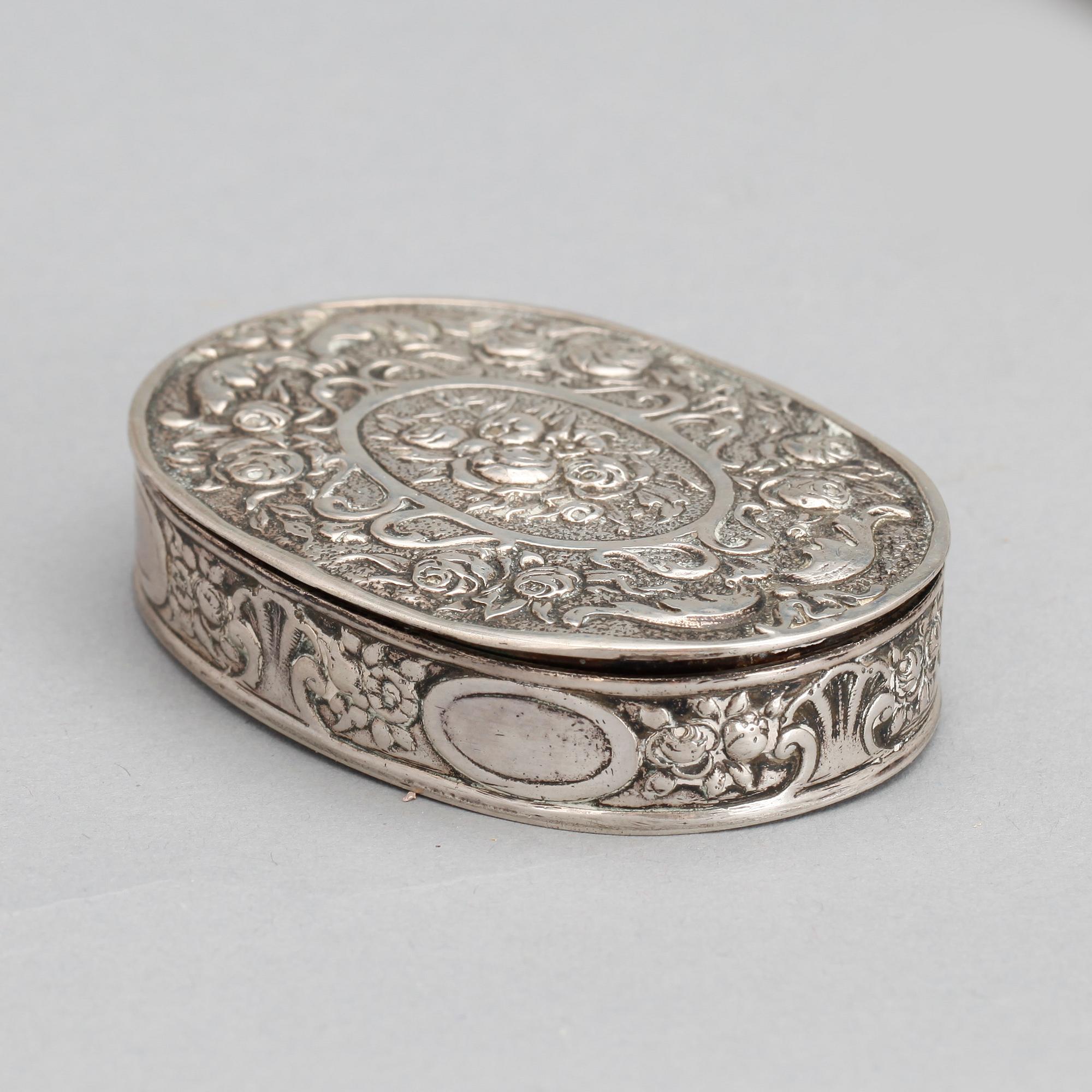 PARTI SILVER, 24 delar, bland annat 6 punschkoppar, Boliden, Stockholm 1946. Totalvikt ca 345 gram.