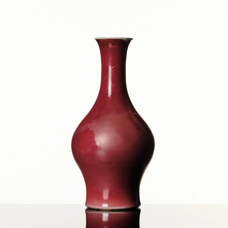 A sang de boef glazed vase, Qing dynasty, 19th Century.