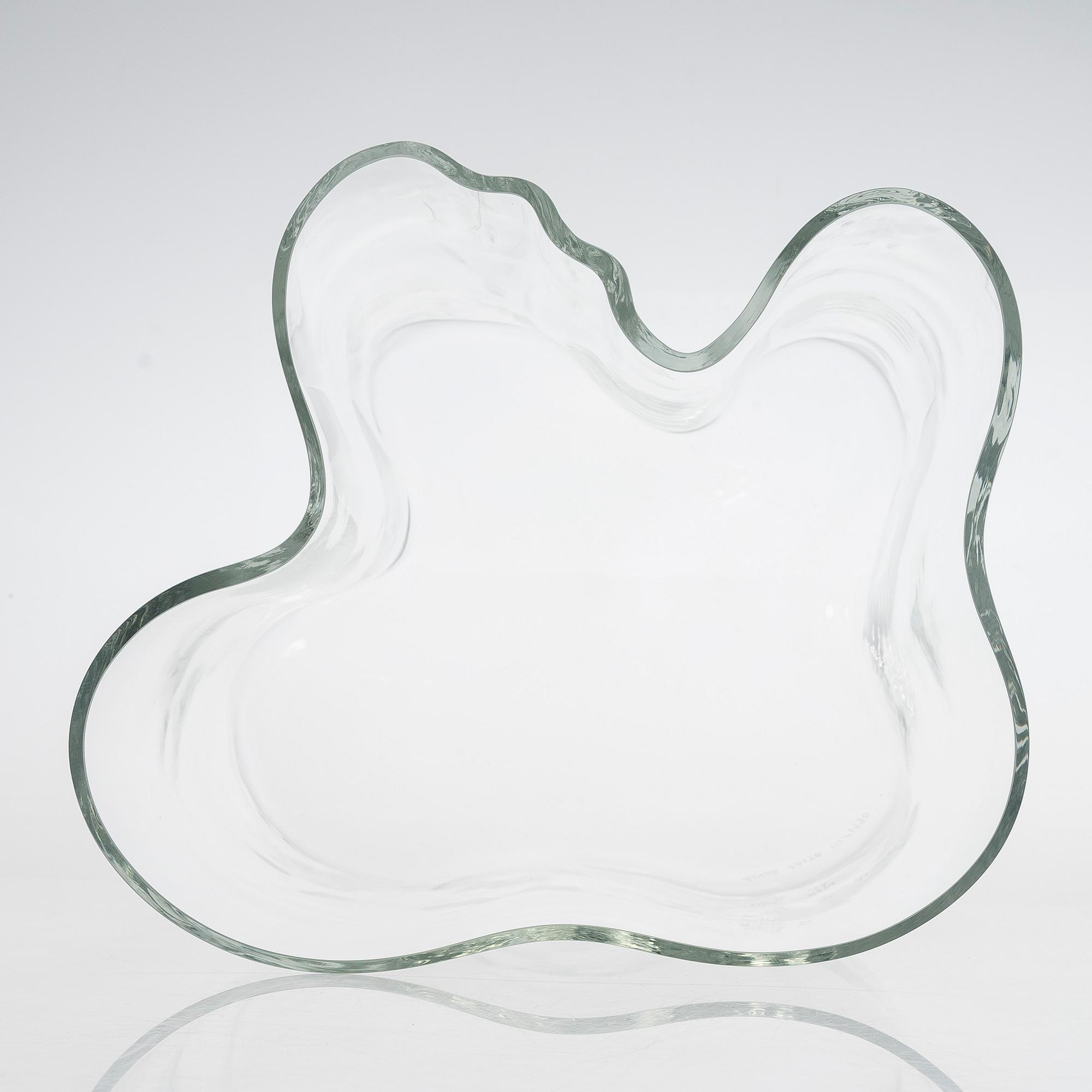 Alvar Aalto, vas, 3031, signerad Alvar Aalto 111/ 1990.
.