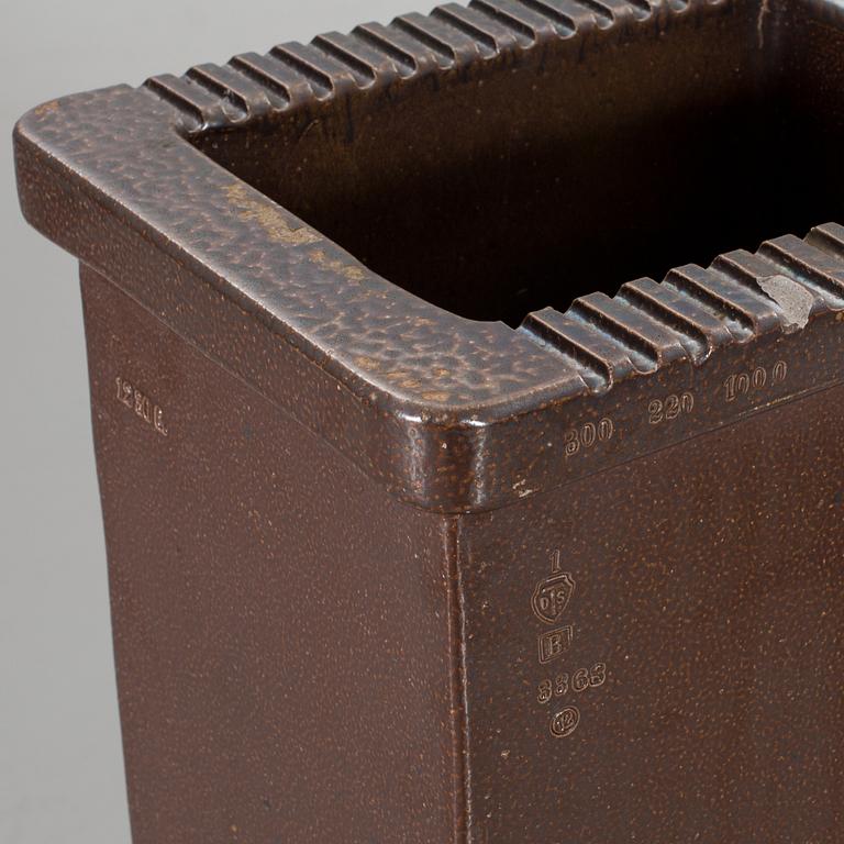 A CERAMIC STORAGE CONTAINER FROM HÖGANÄS, first half of the 20th century.