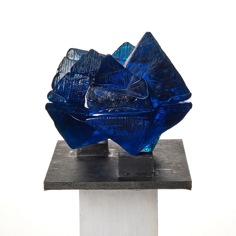 Edvin Öhrström, skulptur, "Isig prisma", gjutet glas, Orrefors eller Lindshammars glasbruk, 1950-60-tal.