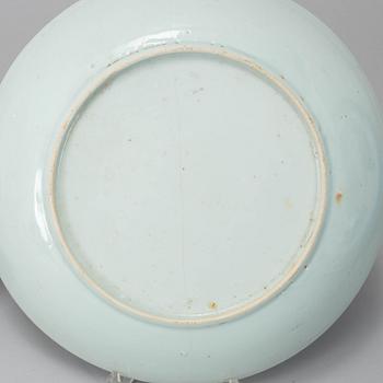 A blue and white "Fitz-Hugh part dinner service, Qing dynasty, Qianlong (1736-95). (23 pieces).