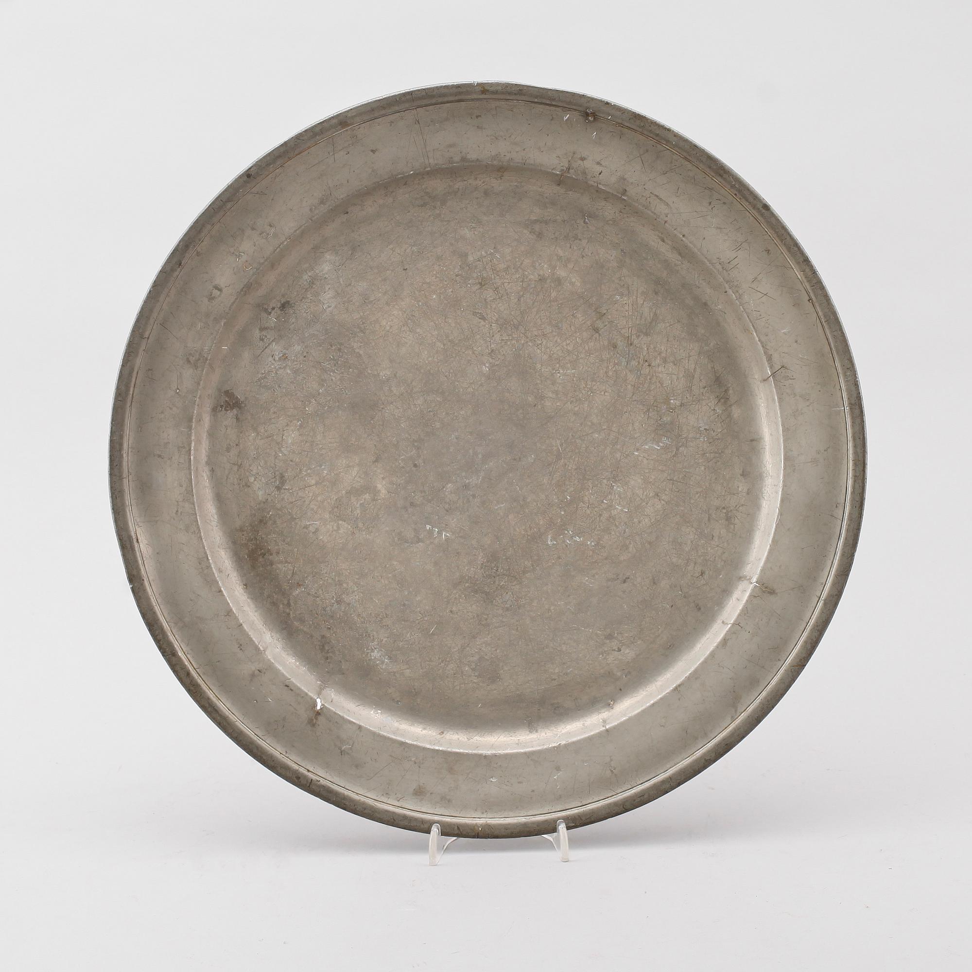 FAT, tenn, otydliga svenska stämplar Arboga 1761.