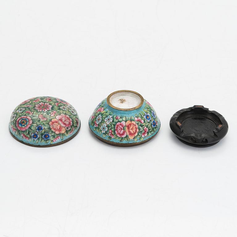 A tray and a lidded box, enamel on copper, Qing dynasty, late 18th century and 19th century.