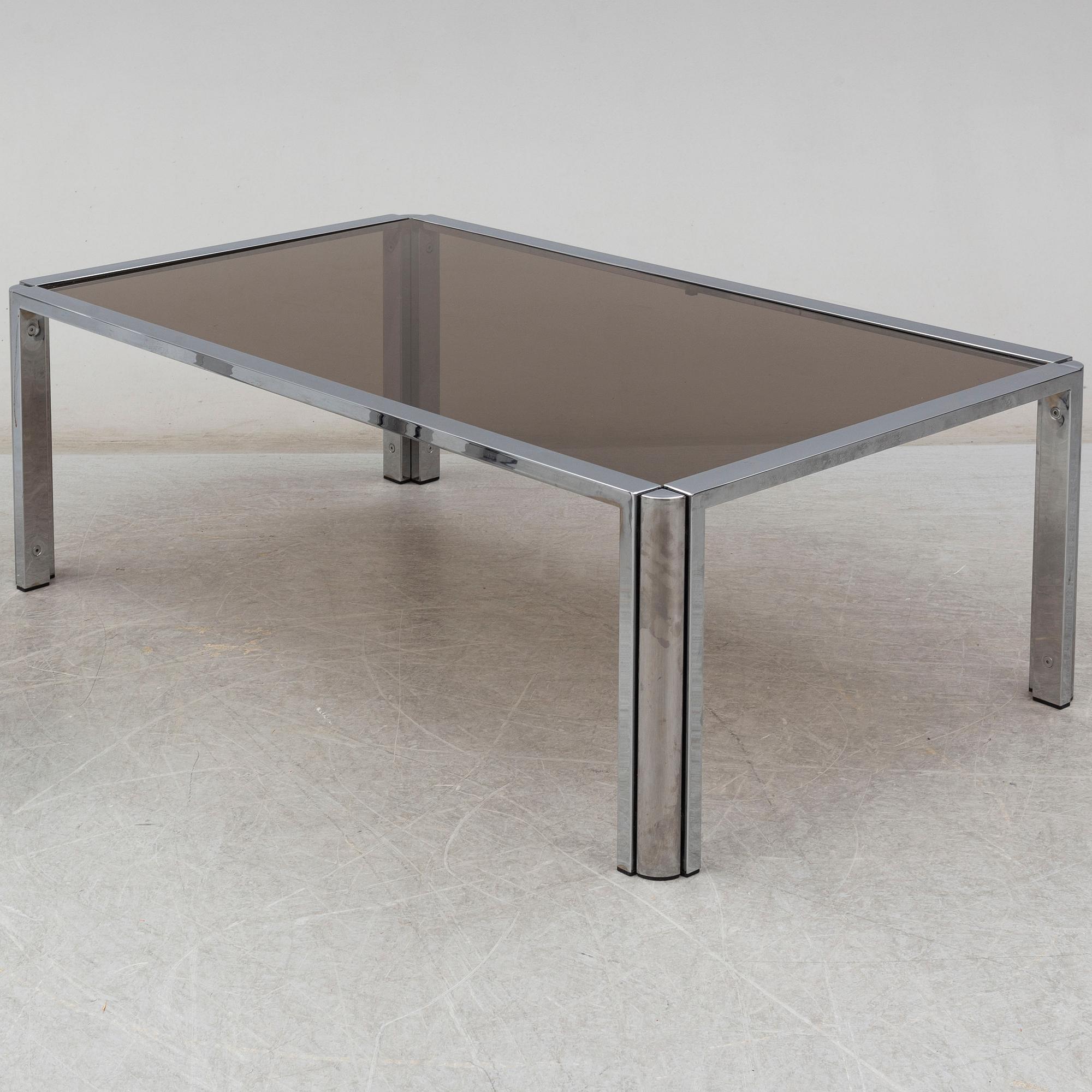 a coffee table and a side table from the late 20th century.