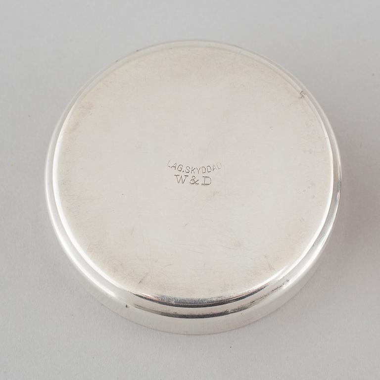 A metal box for cufflinks from Widerholm & Dahlberg in Eskilstuna, 1930s/40s.