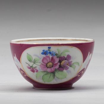 KAFFEKOPP MED FAT, porslin, Gardner, Ryssland 1880-1890.