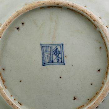 FAT, porslin, sannolikt Japan, 1800-tal.