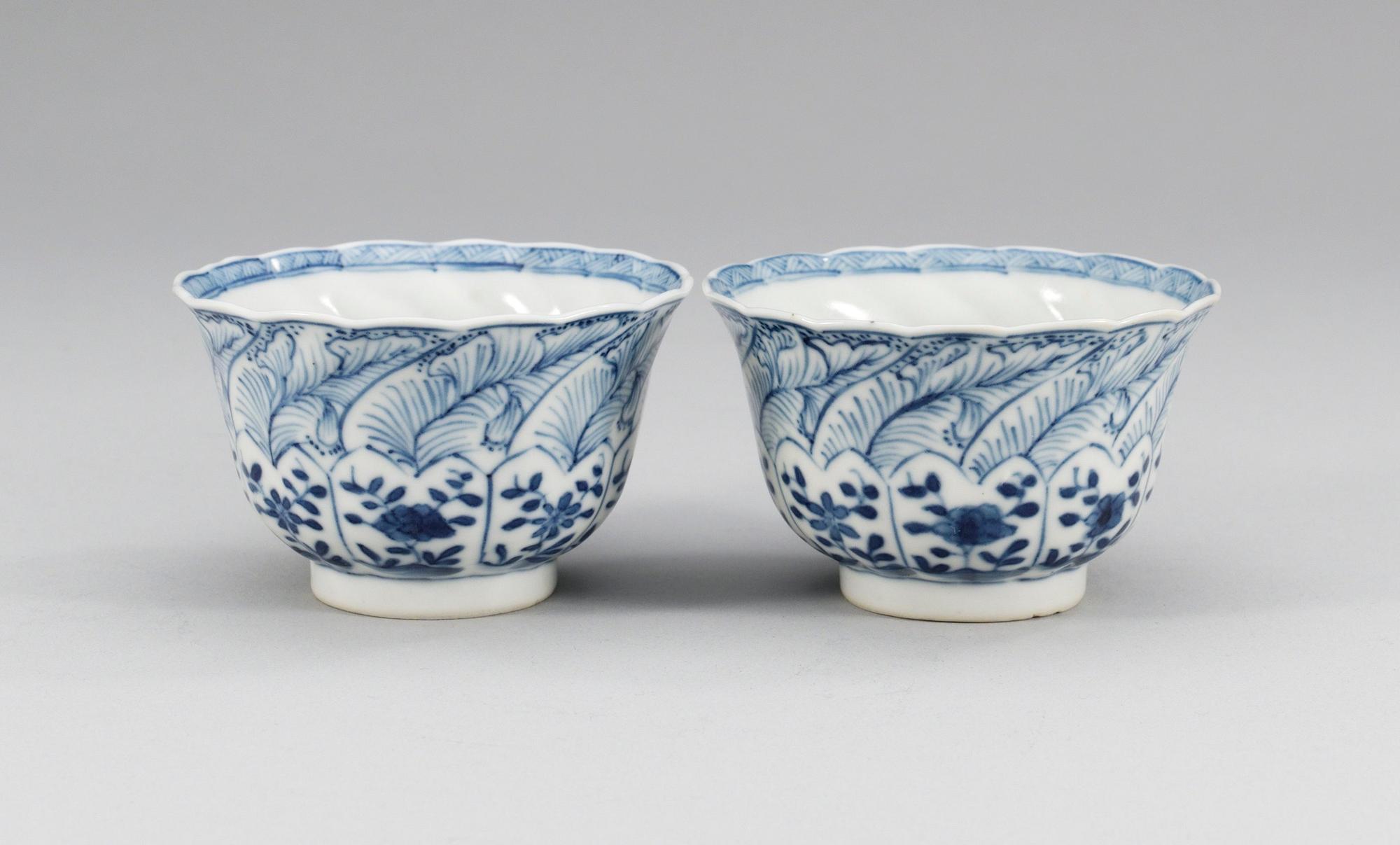 KOPPAR, ett par, porslin. Qing dynastin. Kangxi (1662-1722).