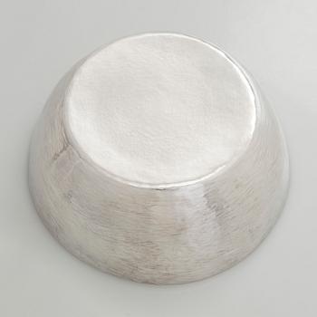 Tapio Wirkkala, malja, hopeaa, malli 243, Kultakeskus Hämeenlinna 2007.