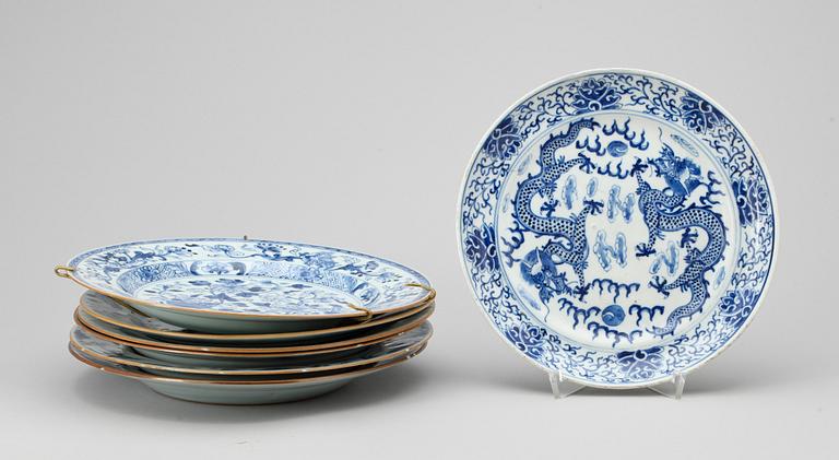 TALLRIKAR, 7 st, porslin, Kina, Qing dynastin, främst Qianlong (1735-96).