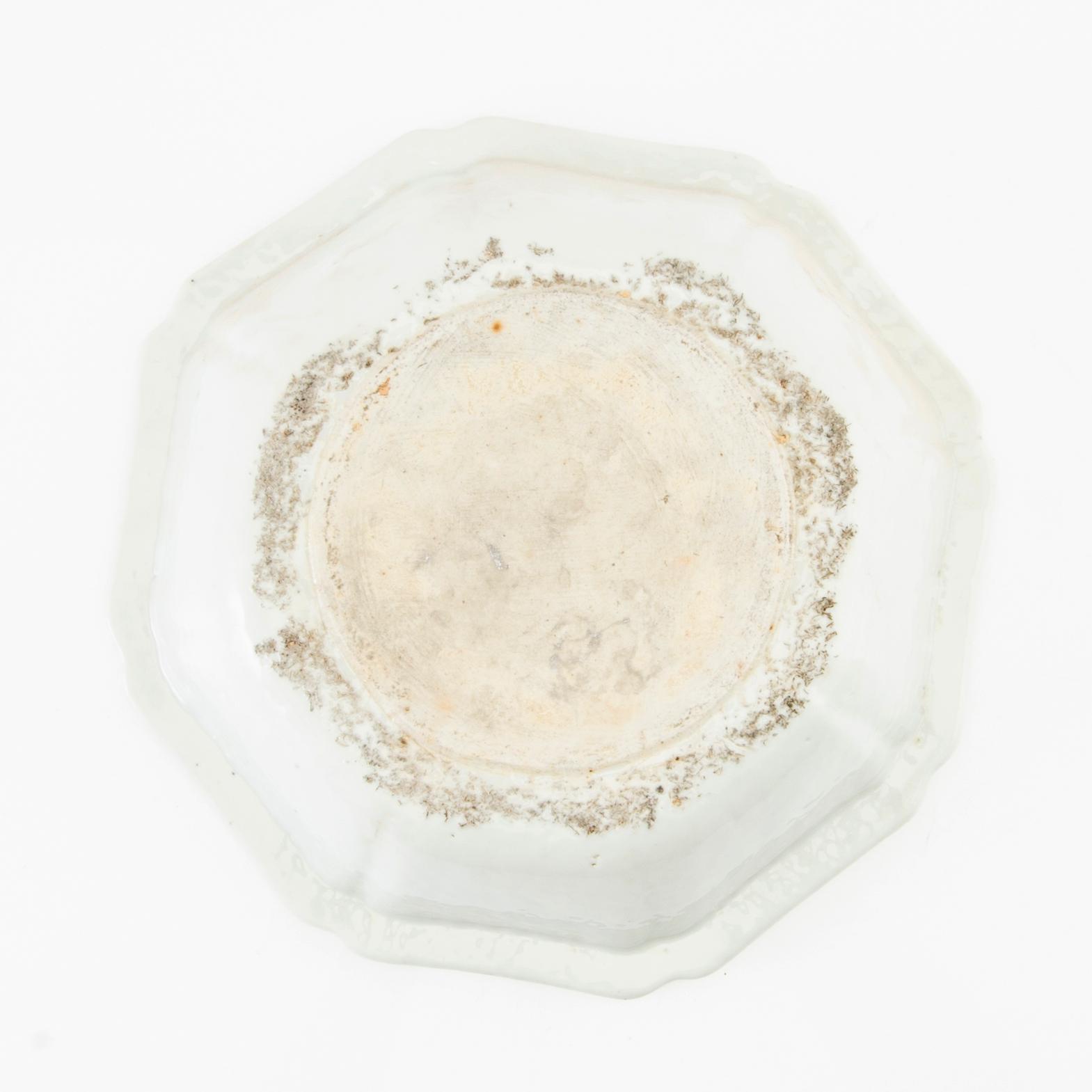A Chinese basin, late Qingdynasty/early 20th century.