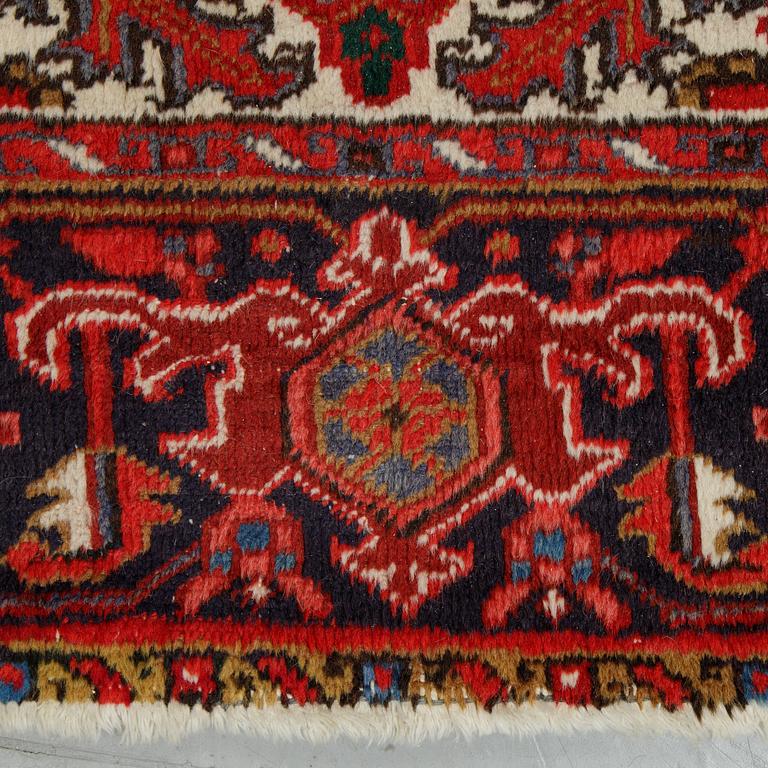 A carpet, semi-antique/old Heriz, ca 340 x 256 cm.