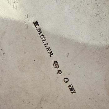 BONBONNIERE, silver, H Müller, Stockholm, 1925. Vikt ca 259 g.