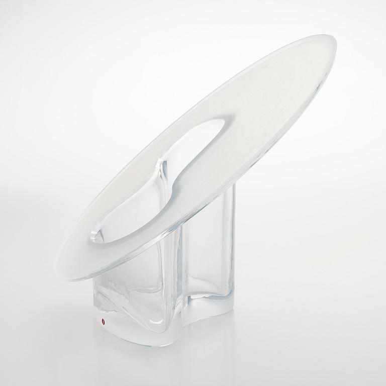 Timo Sarpaneva, A glass vase signed Timo Sarpaneva Iittala 1993 265/1000.