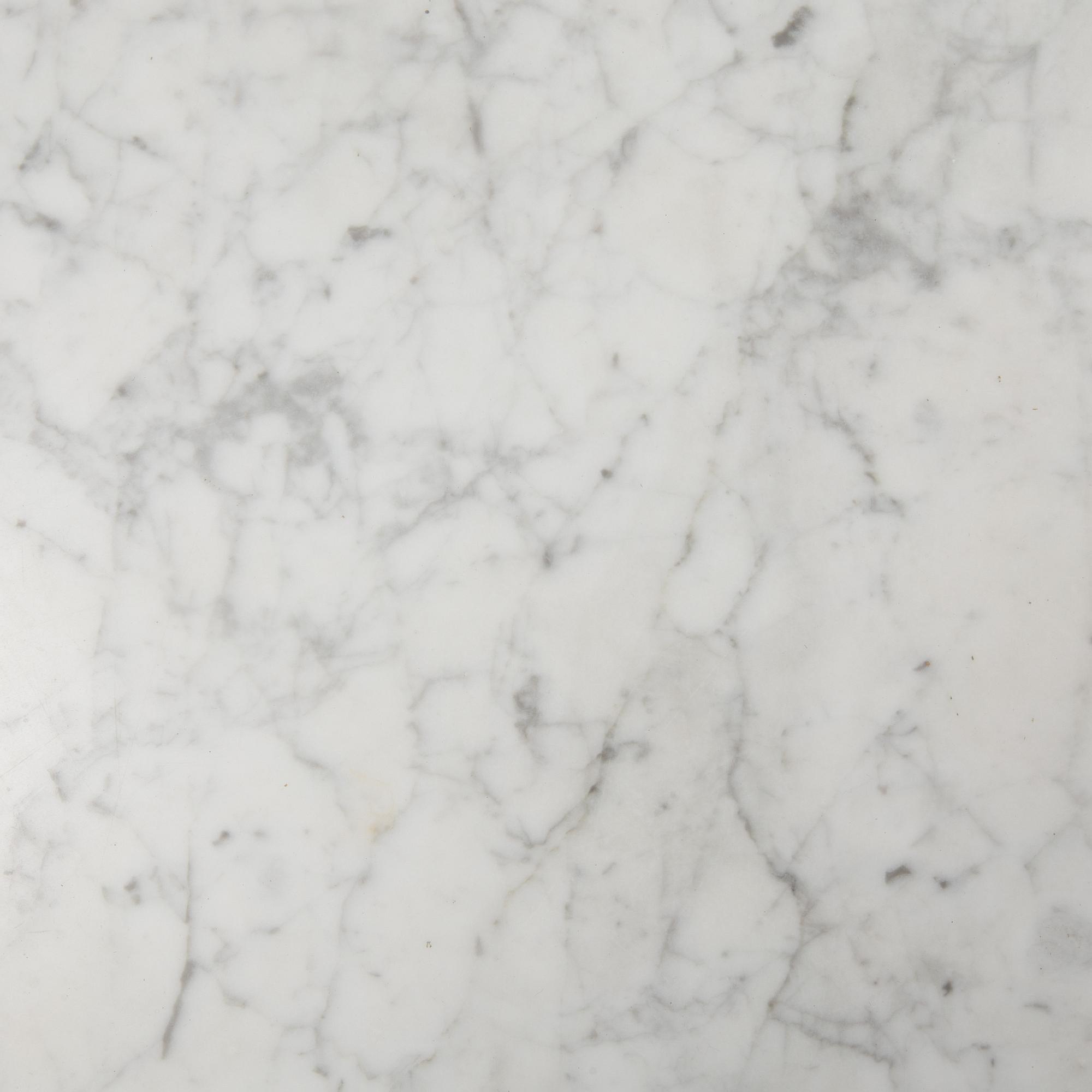 A 'Tulip' table by Eero Saarinen.