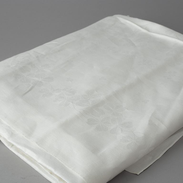 Tablecloths, 3 pcs. and napkins, 7 pcs., linen damask.