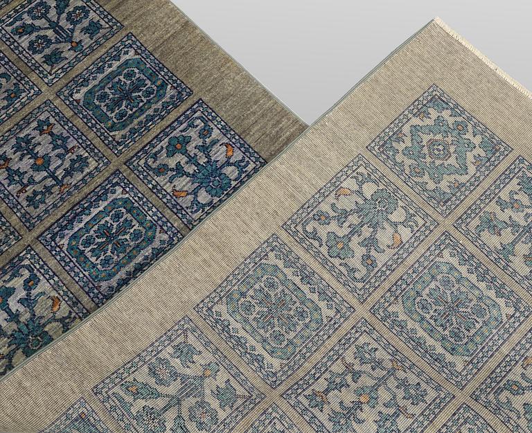 A Zigler runner carpet, 237 x 77 cm.