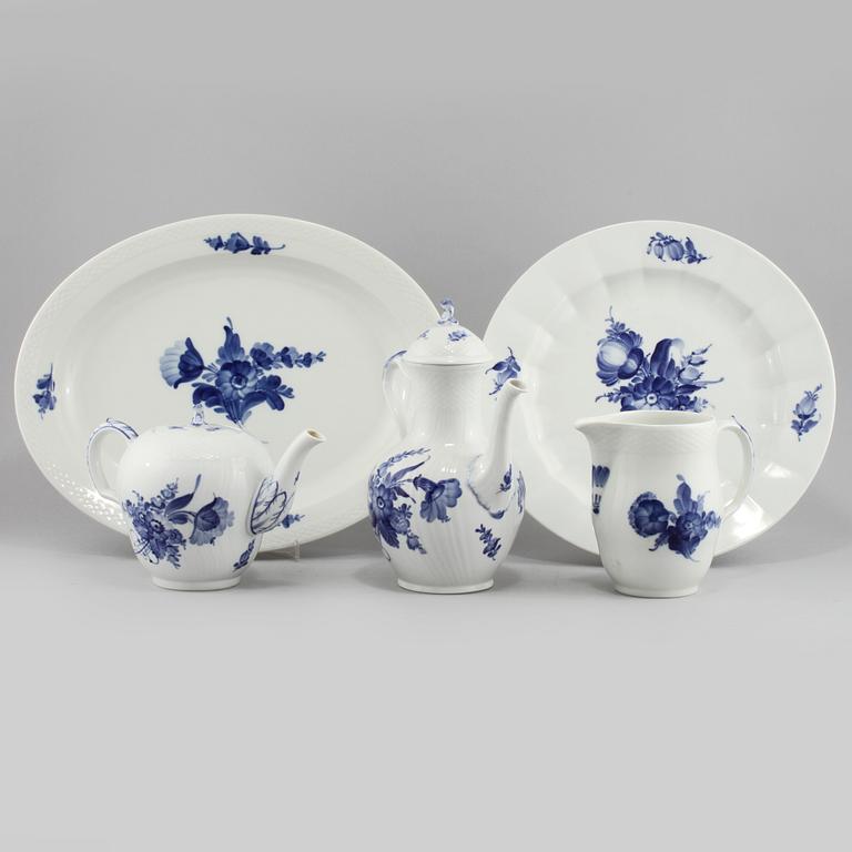 PARTI PORSLIN, 5 delar, "Blå Blomst", Royal Copenhagen, 1900-talets andra hälft.