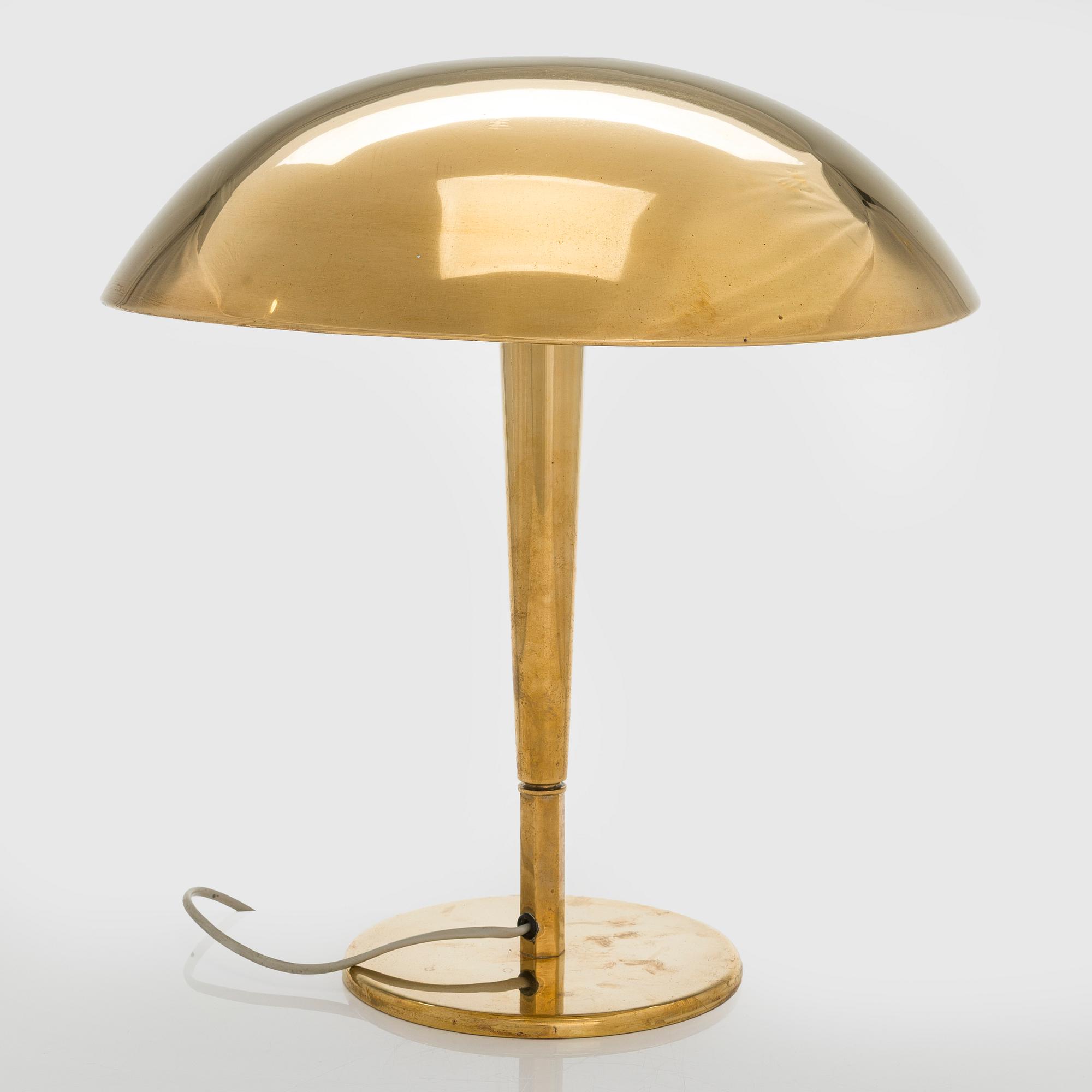 Paavo Tynell, A mid-20th century '5061' table lamp for Idman Finland.