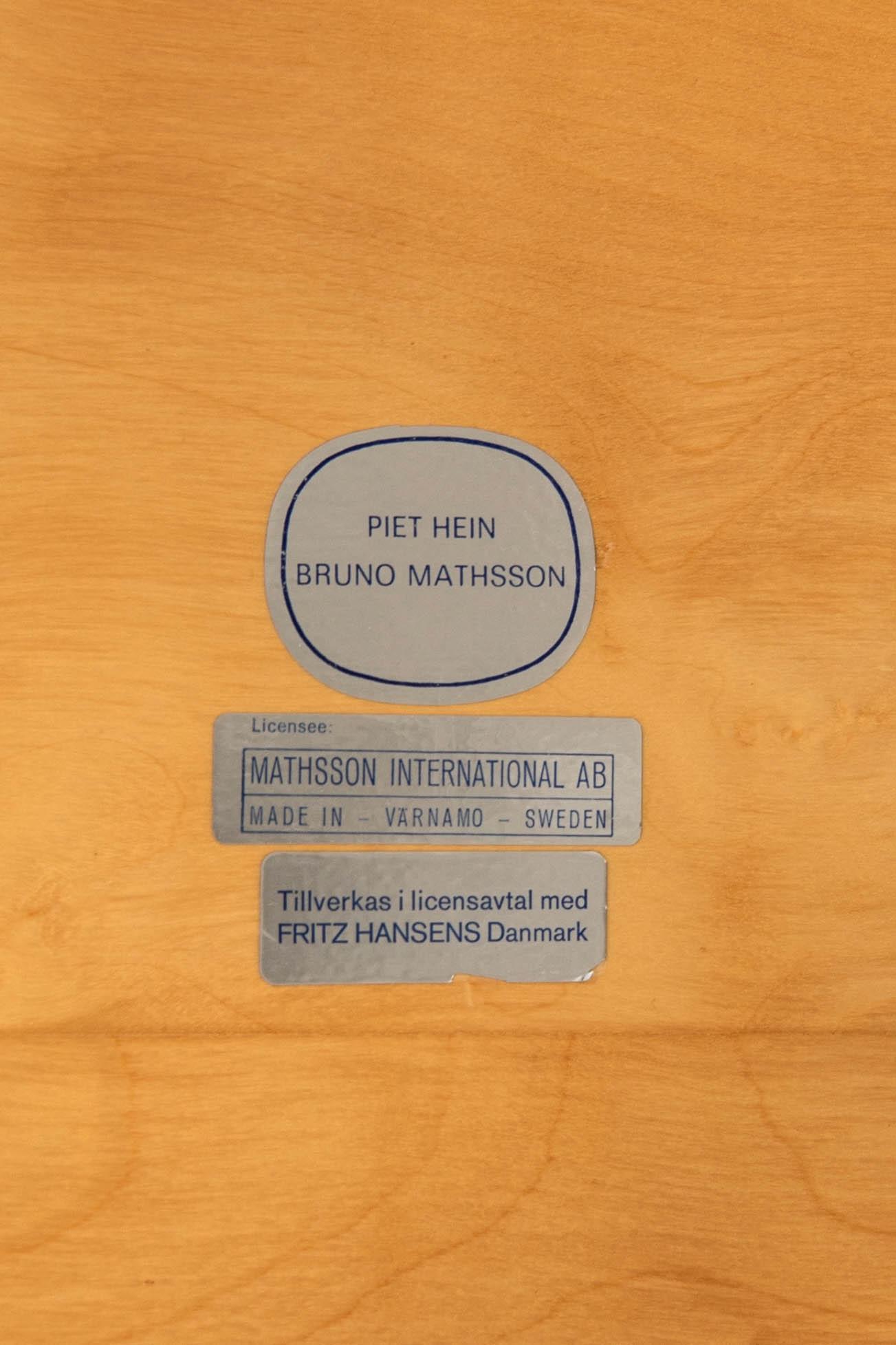 Bruno Mathson & Piet Hein, coffee table, "Superellipse", Bruno Mathsson International Fritz Hansen.