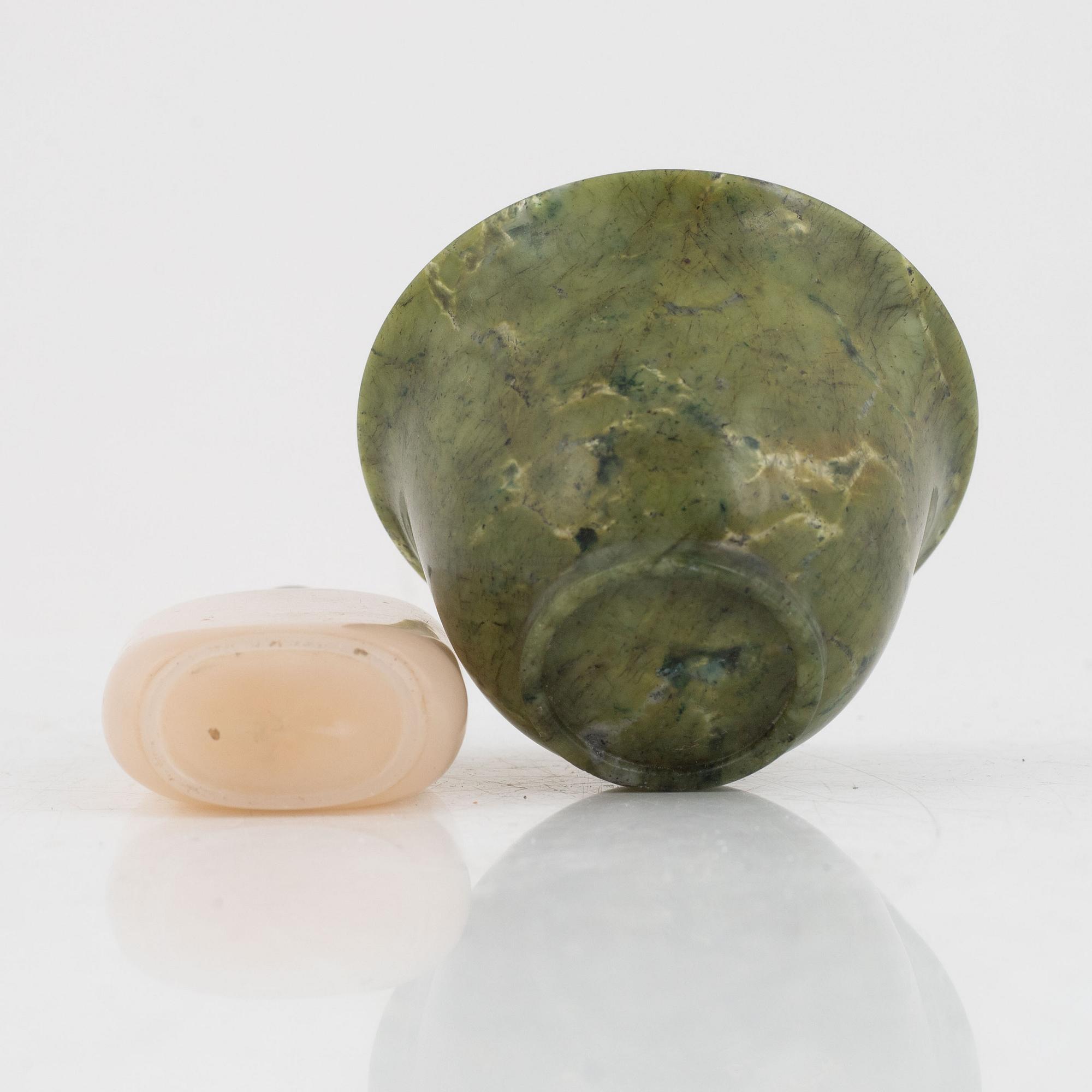A Chinese agathe bowl and a white stone snuff bottle with stopper, 20th century.