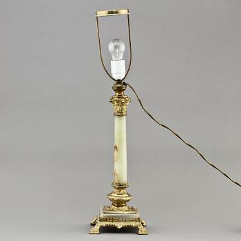 BORDSLAMPA, Louis XVI-stil, 1900-talets första hälft.
