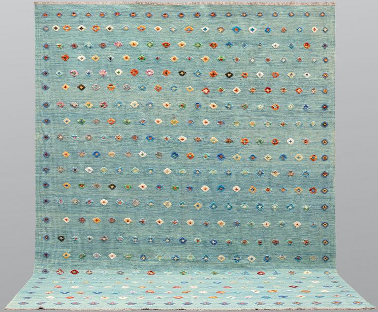 A Kilim carpet, approx. 347 x 269 cm.