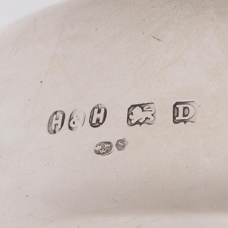 SHAKER, silver, Birmingham, England 1928. Vikt 312,6 g.