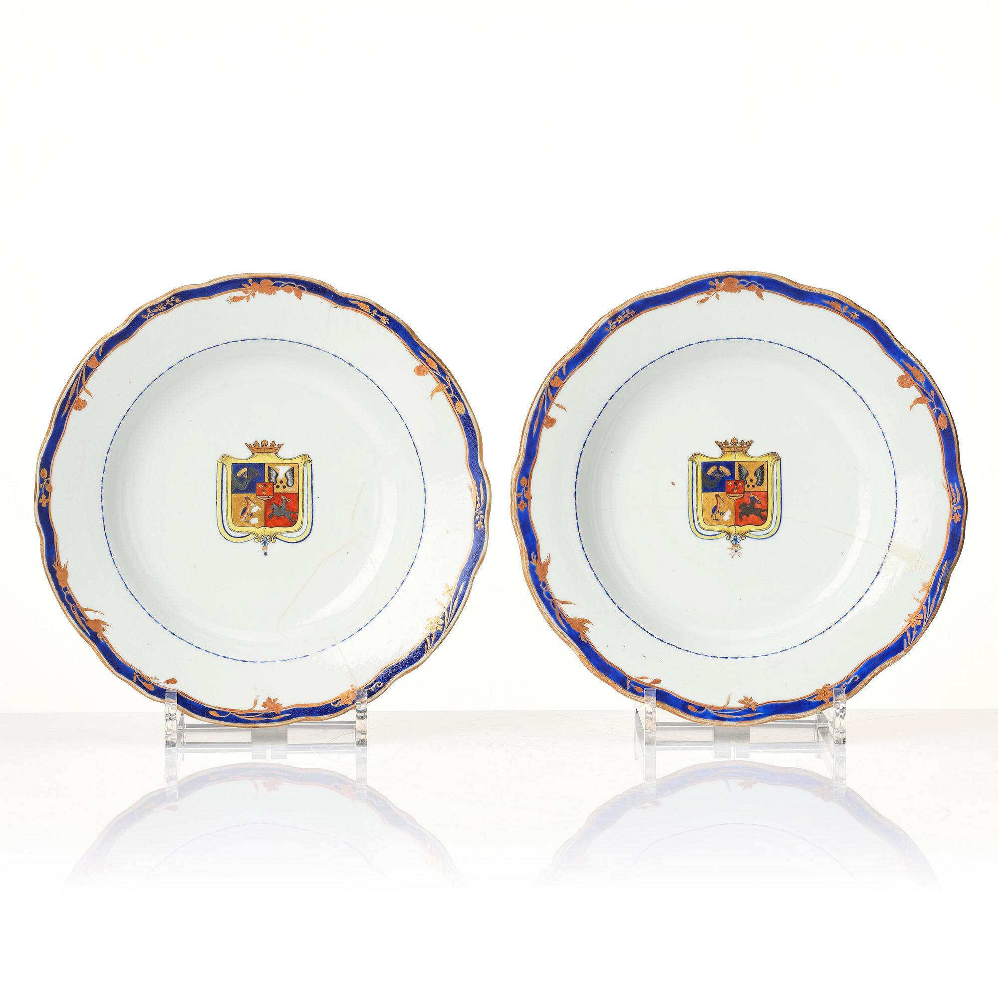 A set of 8 Chinese Export armorial soup dishes, Qing dynasty, circa 1790's.