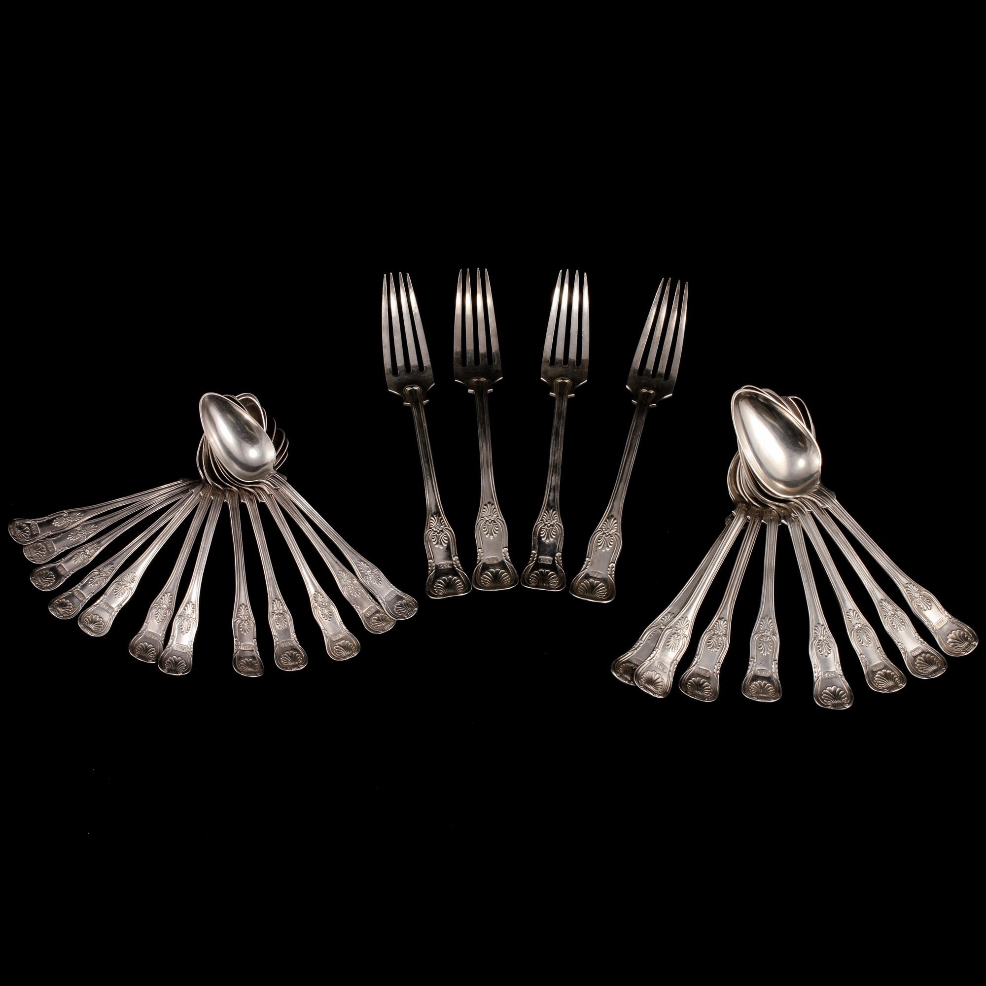 PARTI BESTICK, 31 delar, silver, mestadels Gustaf Theodor Folcker, Stockholm, 1800-tal. Vikt 1455 g.