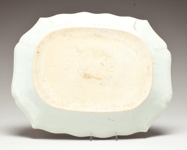 STEKFAT, porslin. Kina, Qianlong (1736-1795).