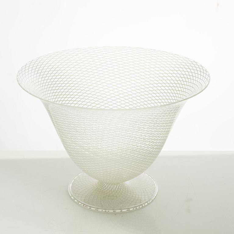 Archimede Seguso, a filigree technique glass bowl, Murano, Italy.