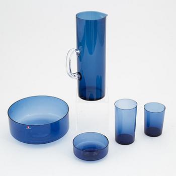Timo Sarpaneva, a 27 piece glass service, the I-series, Iittala, Finland, designed in 1958.