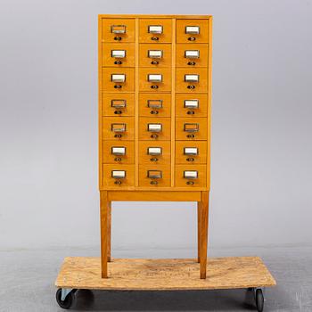 ARKIVSKÅP, ek, 1900-tal.