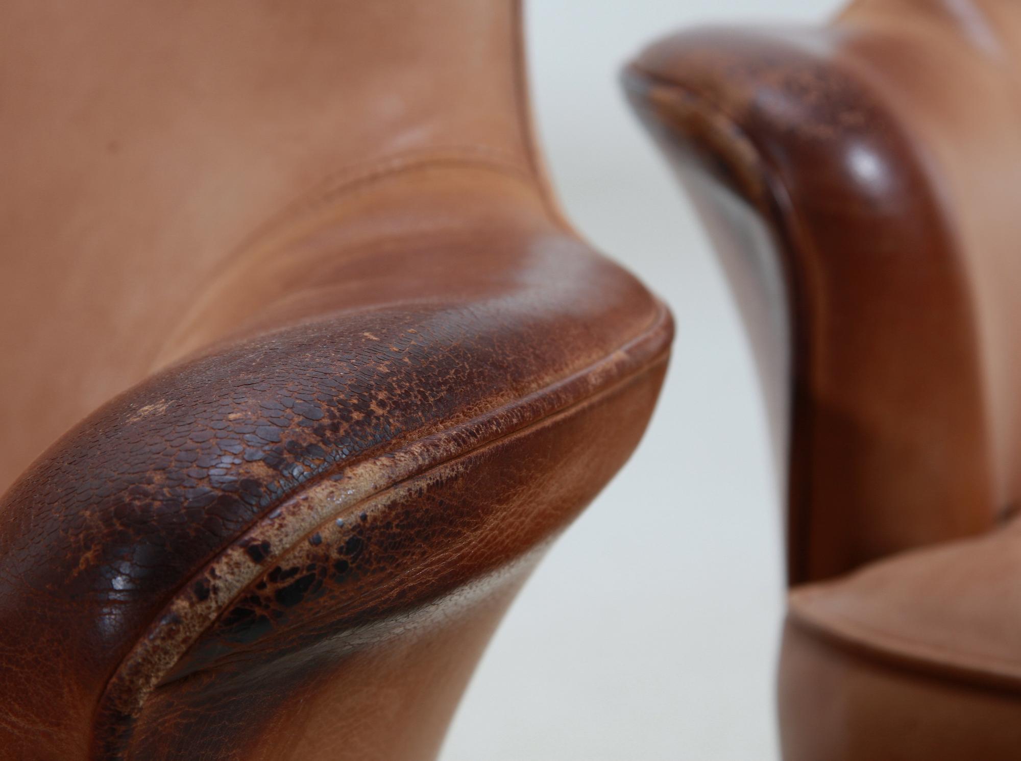 FÅTÖLJER ett par. Läder. Norellmöbler.