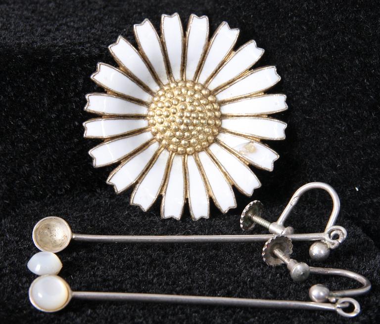 BROSCH, "Daisy", George Jensen samt ÖRHÄNGEN, silver.