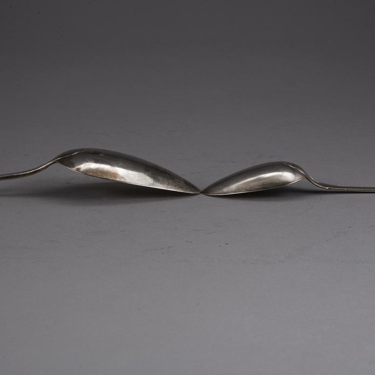 SKEDAR, 2 st, silver, bl a mästaren Johan Petter Hollman, 1832. Total vikt ca 153gram.