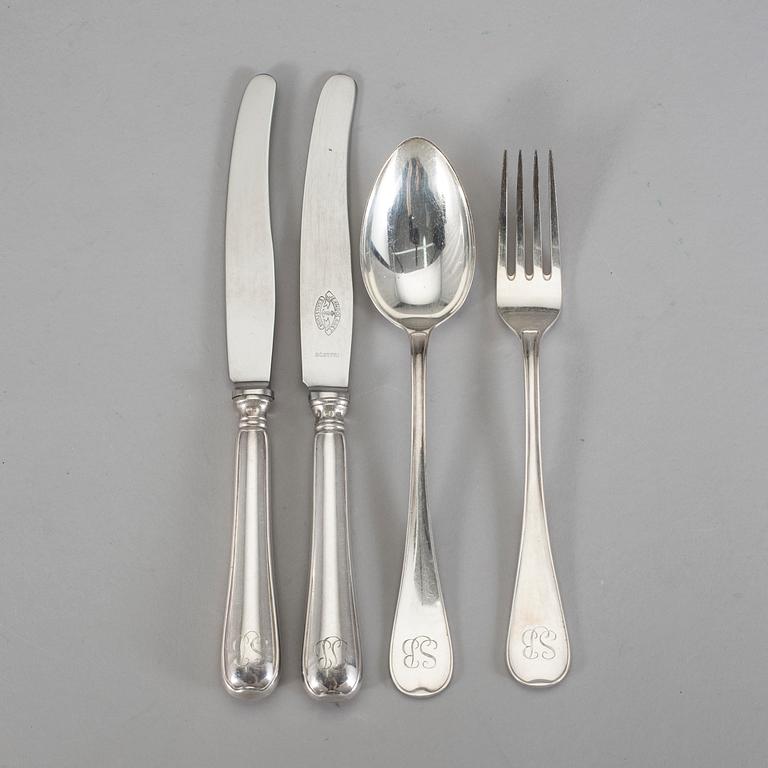 BESTICKDELAR, 18 st, sterling silver, CG Hallberg, 1950-tal. Vikt exkl knivar med stålblad, ca 596 g.