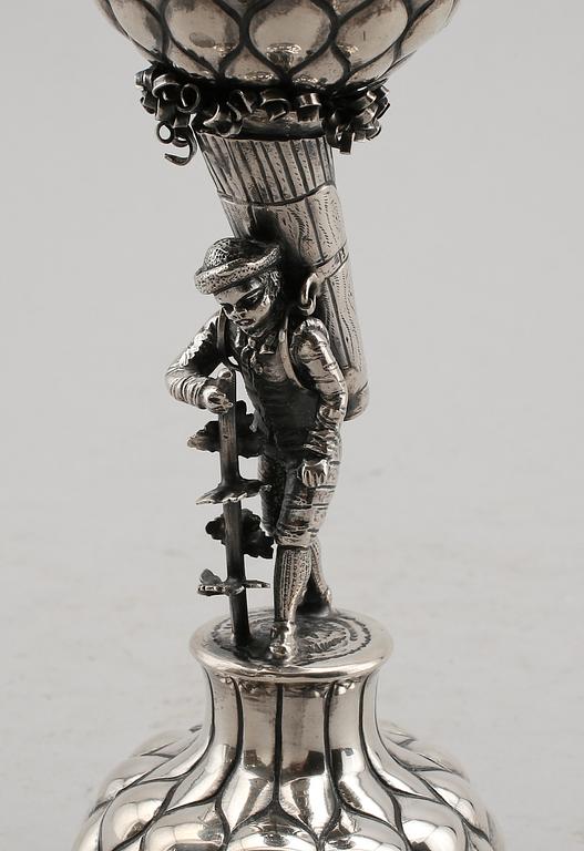ANANASPOKAL, silver 830, möjligen Tyskland, 1900-talets första hälft. Vikt ca 358 gram.