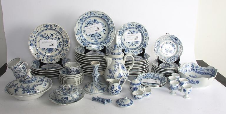SERVISDELAR, ca 50 delar, porslin, "Meissen" Bavaria.