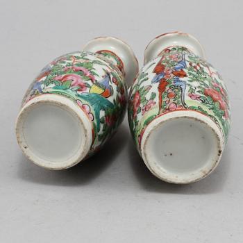 VASER, ett par, porslin, Kanton, Kina, 1900-tal.