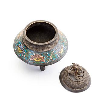 A Chinese cloisonné censer around 1900.