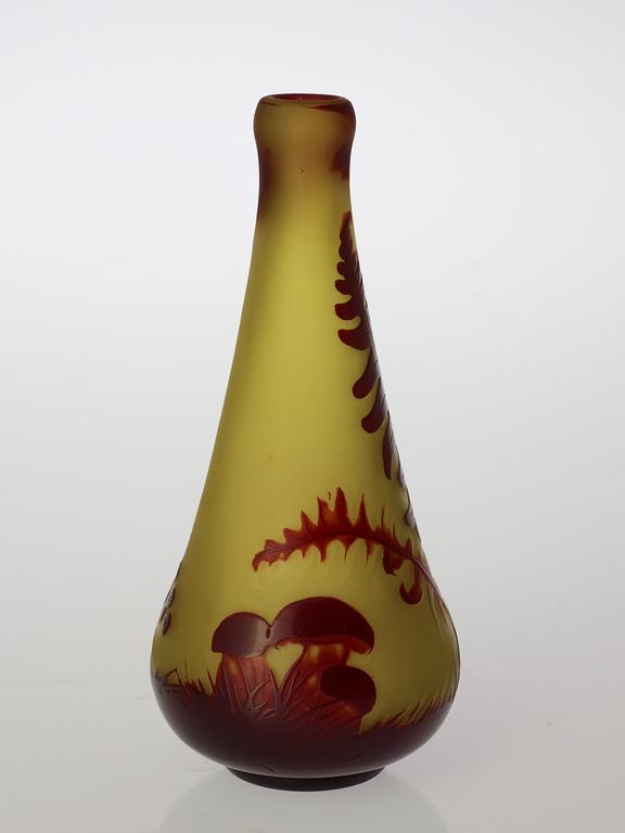 An Emile Gallé Art Nouveau cameo glass vase, Nancy, France.