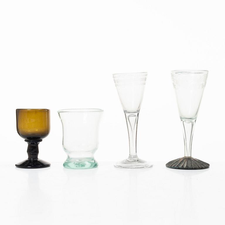 Glas, fyra stycken, Sverige, 1700-tal/tidigt 1800-tal.