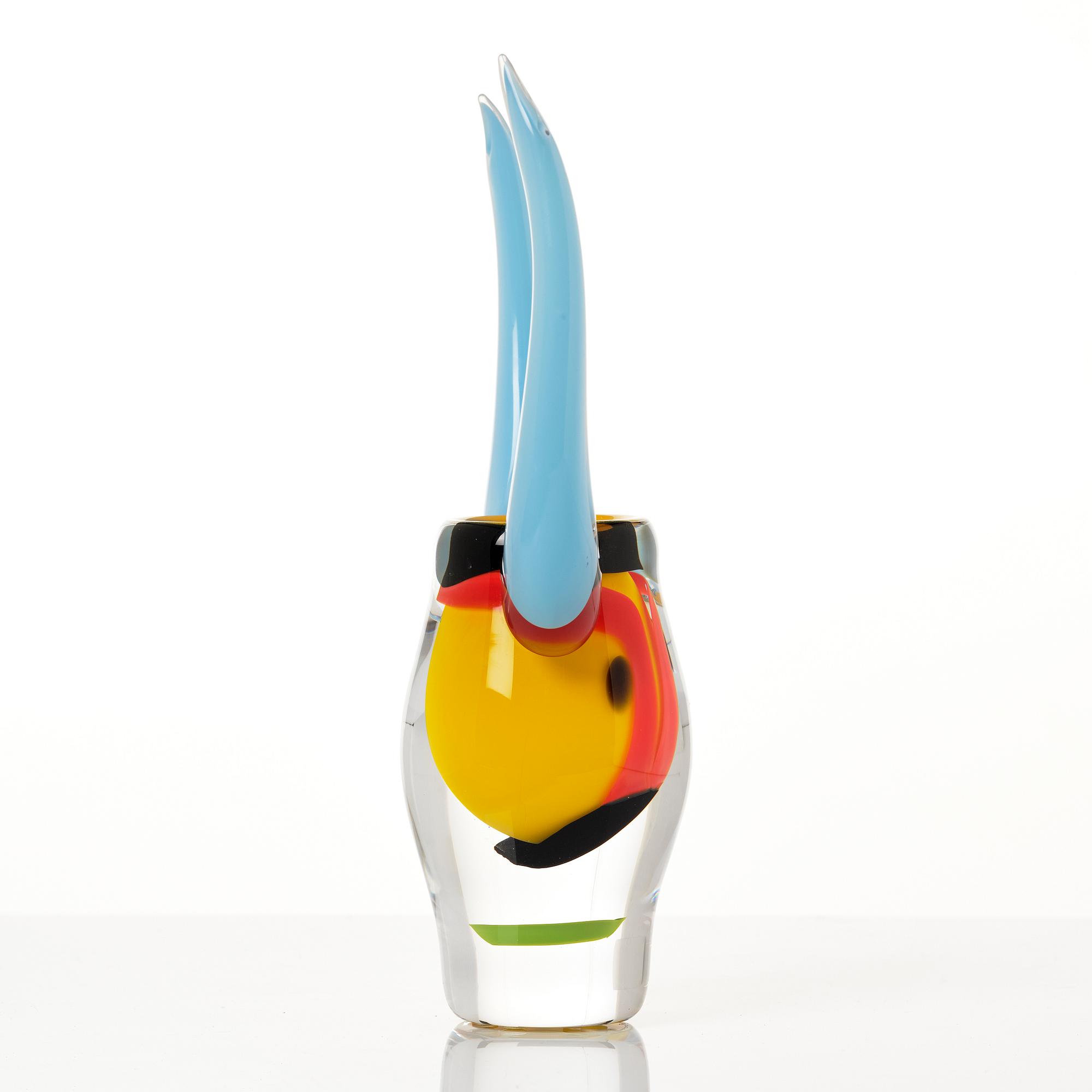 Erik Höglund, "Tjur", skulptur/vas, Studioglas Bergdala, ed. 311/350.
