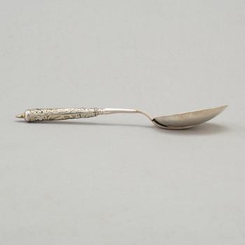 A SILVER RAT TAIL SPOON, probably Germany, 17th/18th century.